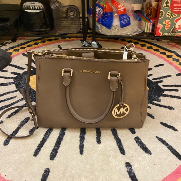 Michael Kors Handbags - Michael Kors Satchel/Crossbody Bag